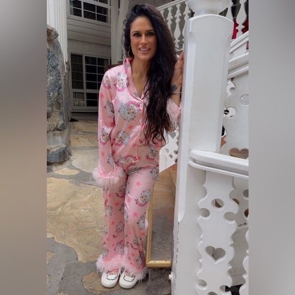 NWT Cozy Christmas Pink & White Santa Slippers Cozy House Holiday Various Sizes - Picture 6 of 6